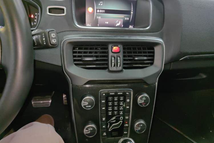 Used Volvo V40 2019 T3 Zhiyi Edition
