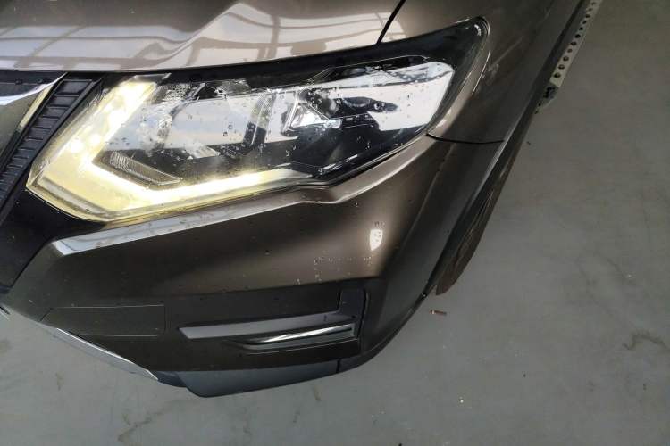 Used Nissan X-Trail 2017 2.5L CVT Leading Edition 4WD
