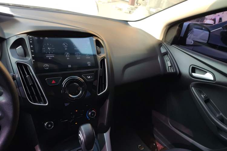 Used Ford Focus 2017 Hatchback 1.6L Automatic Comfort Plus SmartDrive Edition
