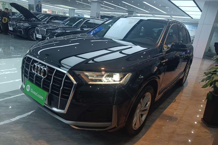 Used Audi Q7 2023 45 TFSI quattro S line Sport model