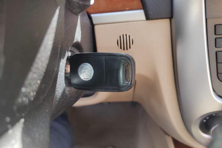 Used Buick Excelle 2013 1.5L Manual Luxury Model
