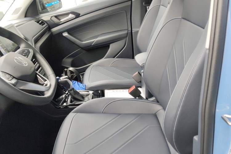 Used Volkswagen Tharu 2025 NewRui 300TSI Prestige Edition
