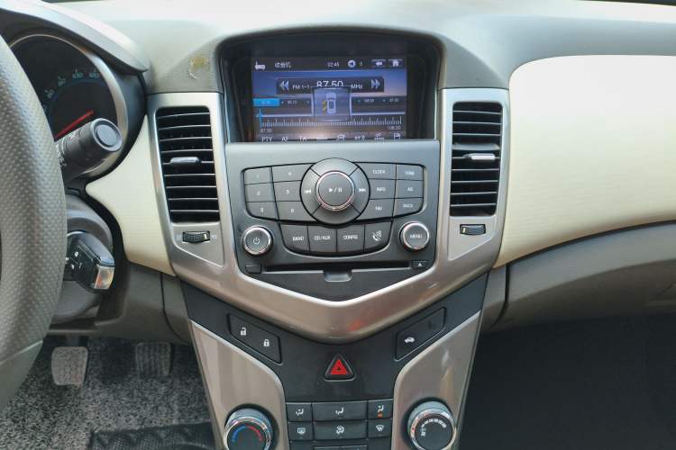 Used Chevrolet Cruze 2015 1.5L Classic SE MT
