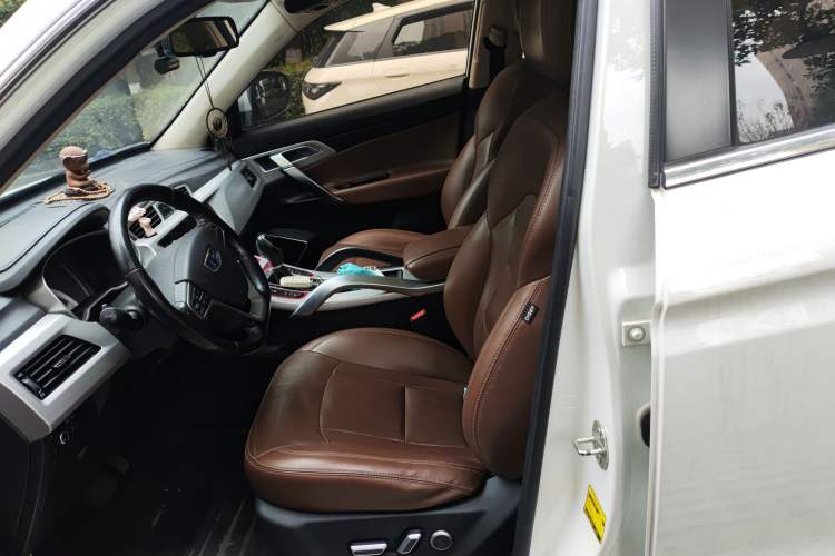 Used Geely Auto Emgrand X7 Sport 2016 1.8TD Automatic ZhiZun Version
