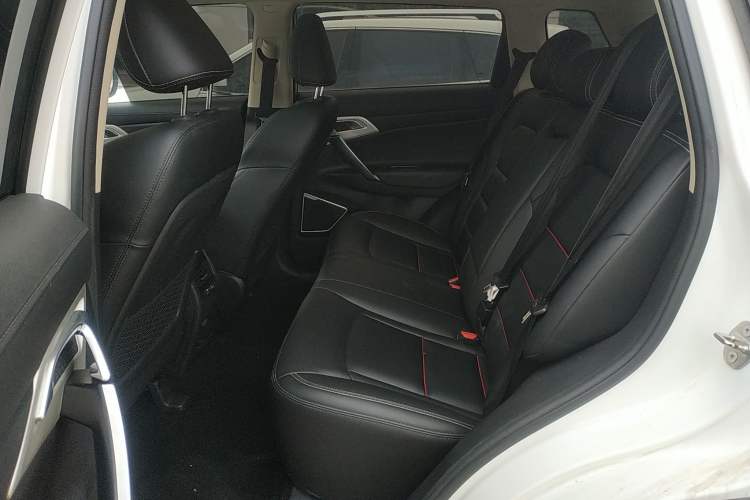 Used Geely Auto Emgrand X7 Sport 2020 1.8TD DCT Two-Wheel Drive Smart Connect 4G-Enabled Version
