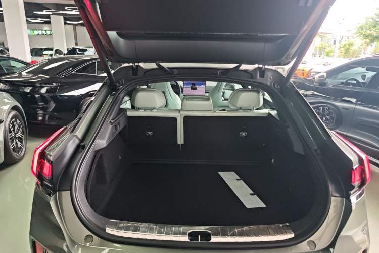 Used Zeekr 001 2025 WE Edition 100 kWh Rear-Wheel Drive
