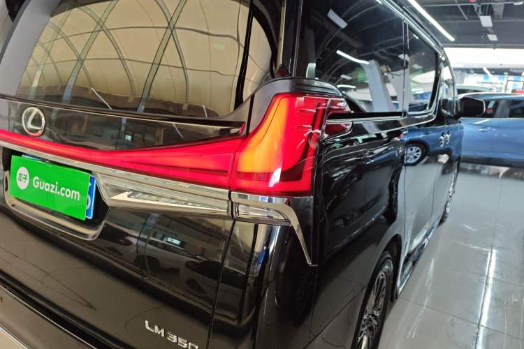 Used Toyota Vellfire 2023 Crown Dual-Engine 2.5L HV Prestige Edition