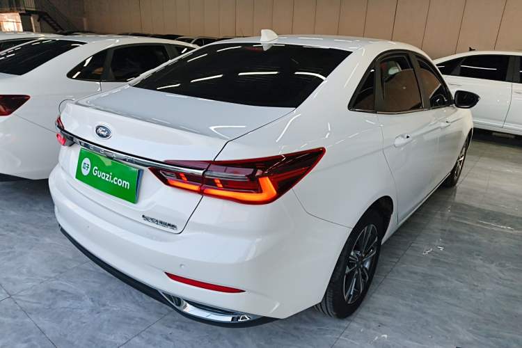 Used Ford Escort 2021 1.5L Automatic Diamond Edition
