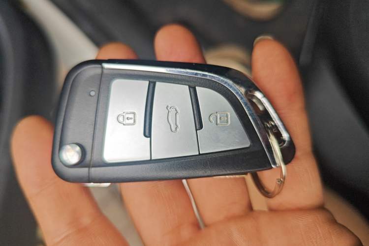 Used Peugeot 301 2016 1.6L Manual Comfort Edition
