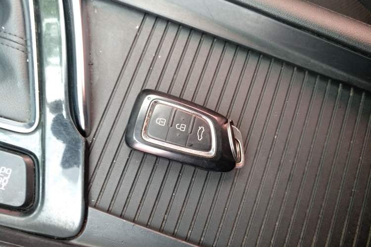 Used Dongfeng Aeolus AX7 2019 1.6T Automatic AI Navigation Model China V Standard
