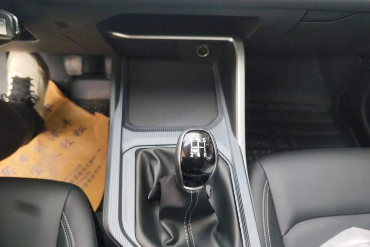 Used Geely Auto Emgrand 2026 Model 4th Generation 4 Millionth Anniversary Edition 1.5L Manual Overdrive Edition
