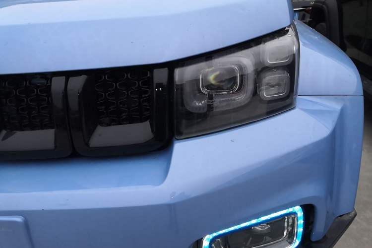 Used  BJ40 2023 2.0T Automatic Four-Wheel Drive Urban Hunter Edition Chivalrous Type
