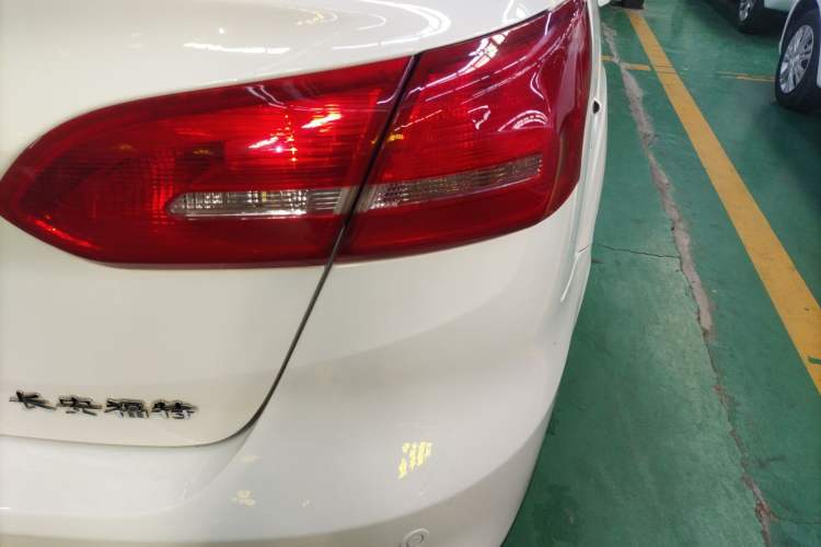 Used Ford Focus 2015 Sedan 1.6L Automatic Trend Model
