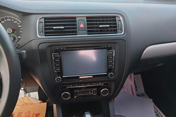 Used Volkswagen Sagitar 2014 Revised Version 1.4TSI Automatic Luxury Edition
