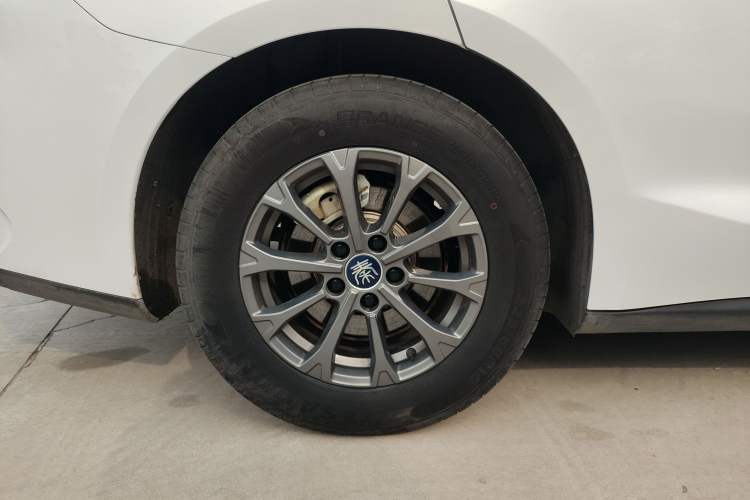 Used BYD Qin L 2025 DM-i Smart Drive 80KM Leading Model