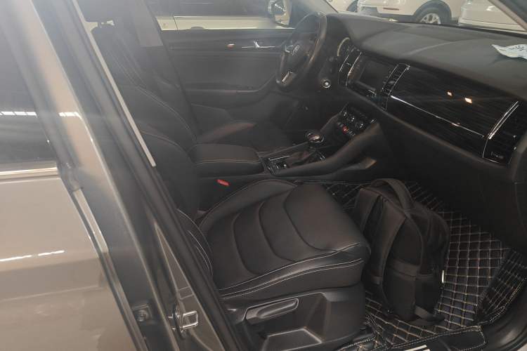 Used Skoda Kodiaq 2017 TSI330 7-Seater Two-Wheel-Drive Luxury Edition
