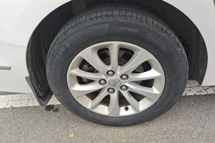 Used Buick GL8 2017 ES 28T Comfort Model China V Standard
