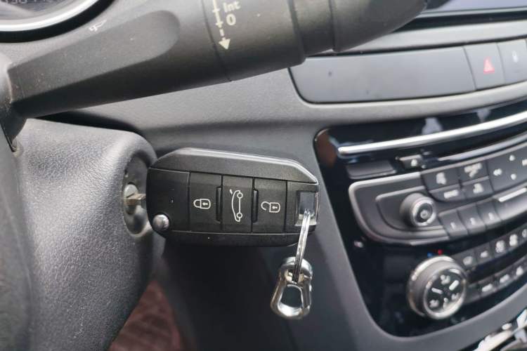 Used Peugeot 508 2013 2.0L 2nd Anniversary Edition with Automatic Sunroof – Classic Version