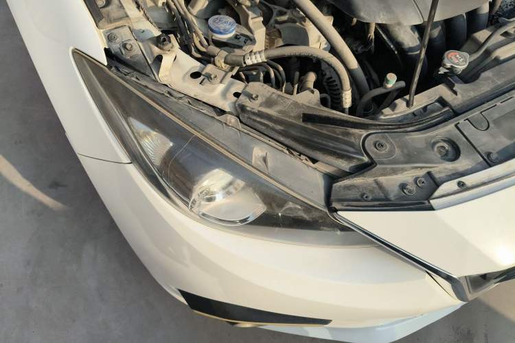 Used Mazda Mazda 3 Axela 2016 Sedan 1.5L Manual Comfort Model
