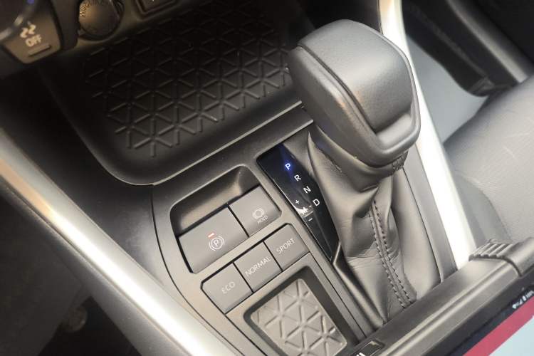 Used Toyota RAV4 2020 2.0L CVT Two-Wheel Drive Fashion Edition
