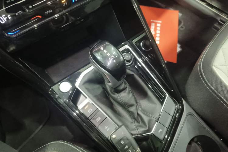 Used Volkswagen Tayron 2024 300TSI Two-Wheel-Drive Luxury Plus Advanced Version
