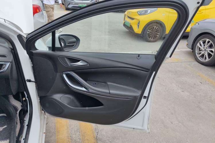 Used Buick Verano 2016 Hatchback 15S Automatic Leading Model
