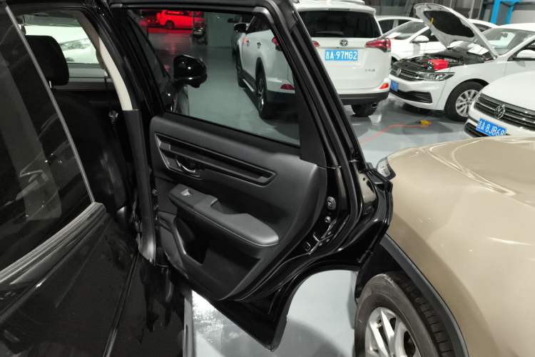 Used Honda CR-V 2023 240TURBO Two-Wheel-Drive Luxury Version 5 Seats
