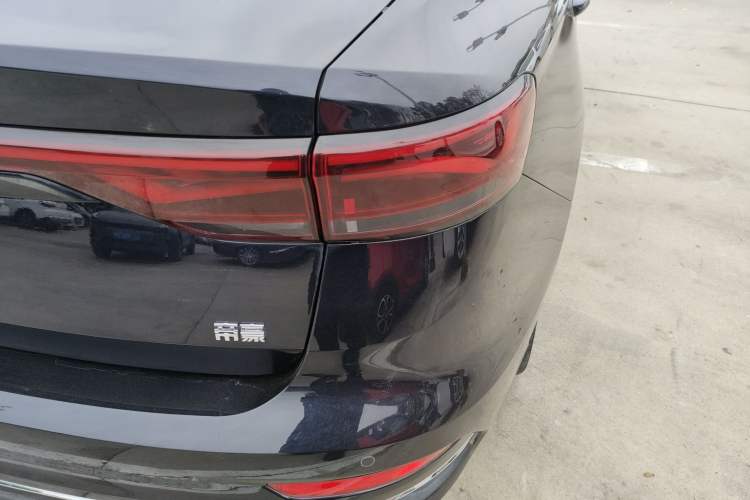 Used Geely Auto Emgrand 2022 4th Generation 1.5L CVT Flagship Model
