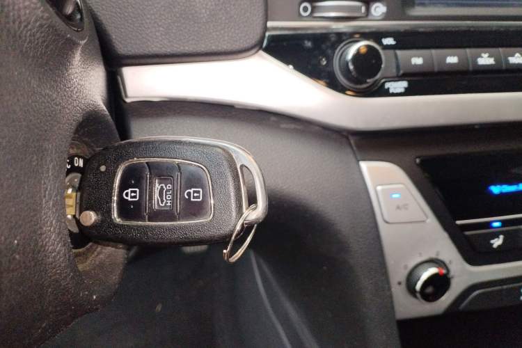 Used Hyundai Elantra 2016 1.6L Automatic ZhiXuan – Elite Version
