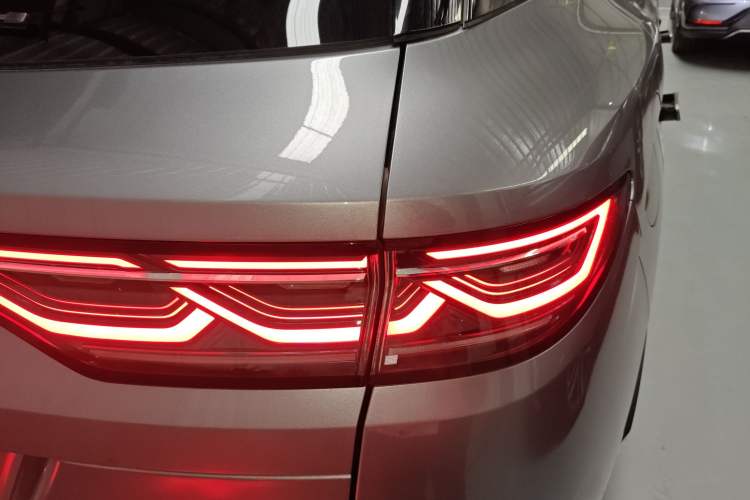 Used BYD Song L DM-i 2025 Intelligent Driving Version 160 km Beyond-Range Type
