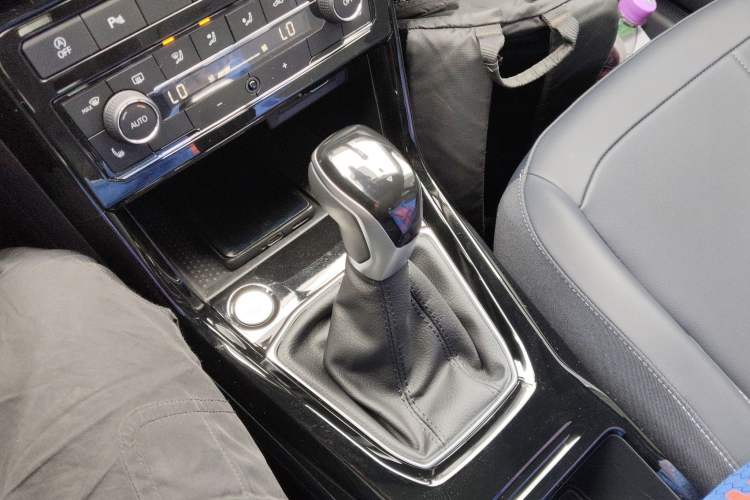 Used Volkswagen Tharu 2025 NewRui 300TSI Prestige Edition
