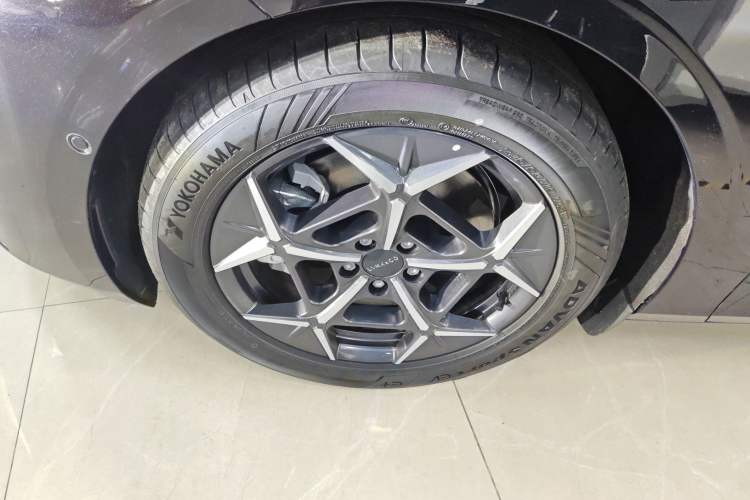 Used Lynk & Co Lynk & Co 10 EM-P 
