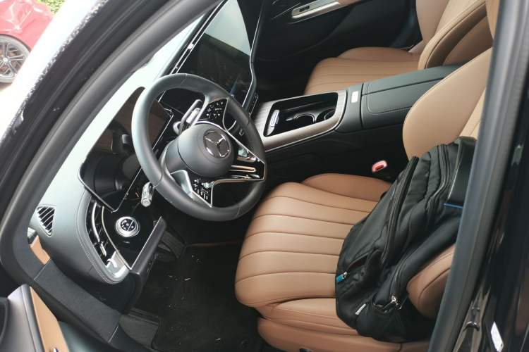 Used Mercedes-Benz E-Class New Energy 2024 E 350 e L Plug-in Hybrid Sedan
