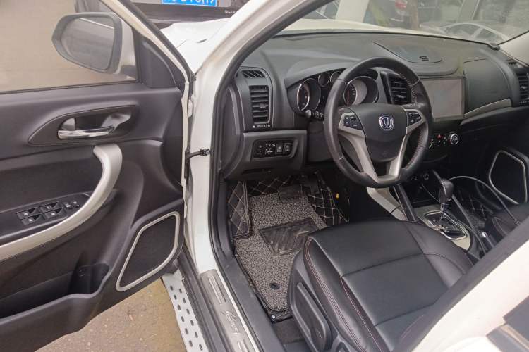 Used Changan CS35 2014 1.6L Automatic Luxury Model China IV Standard