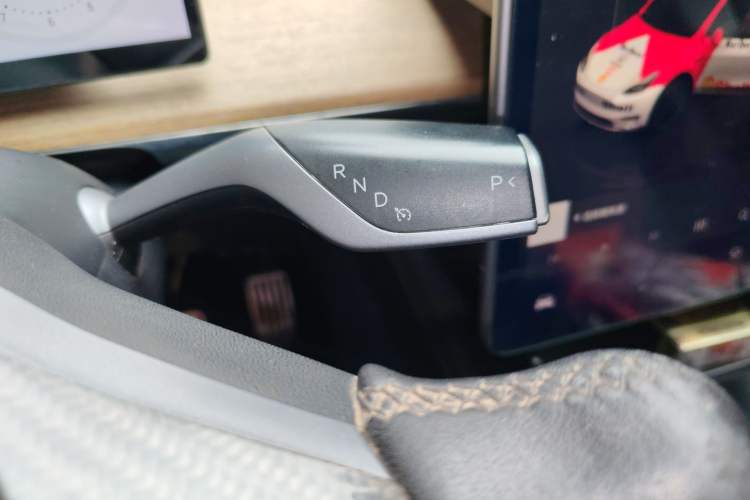 Used Tesla Model Y 2022 Long-Range All-Wheel-Drive Version