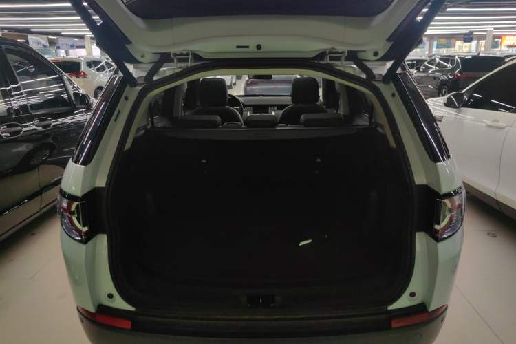 Used Land Rover Discovery Sport 2018 240 PS SE Version