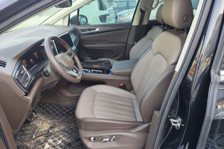 Used Volkswagen Viloran 2024 330TSI Luxury Edition
