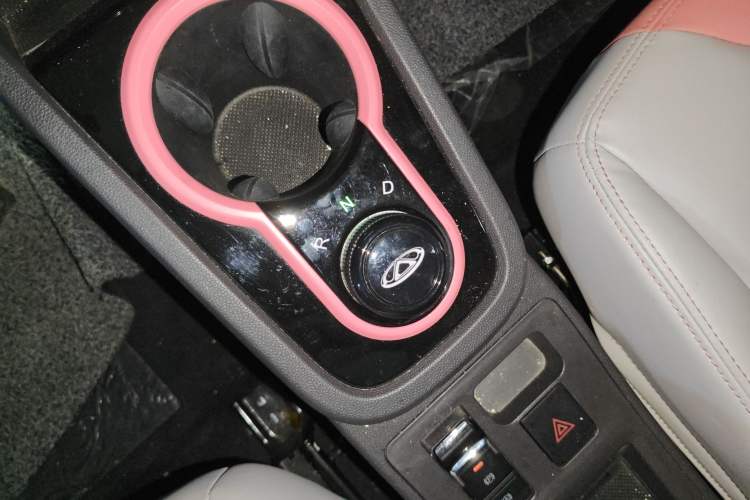 Used Chery Little Ant 2022 300 000 Yuan "Ant Fan" Edition "Extra Sweet" Version Lithium Iron Phosphate 29.2 kWh 30 kW 301 km
