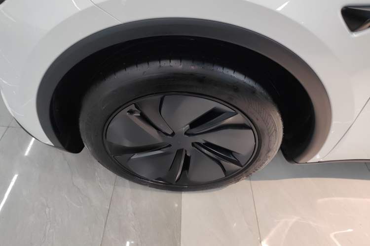 Used Tesla Model Y 2025 Rear-Wheel Drive First Edition