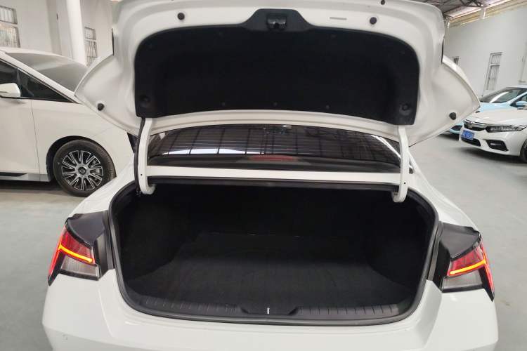 Used Hyundai Elantra 2022 1.5L CVT LUX Prestige Edition
