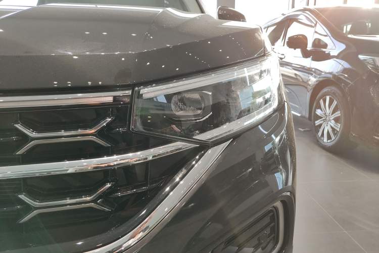 Used Volkswagen Tayron 2024 330TSI Two-Wheel Drive Luxury Plus Advanced Version
