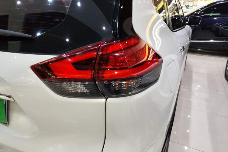 Used Nissan X-Trail 2017 2.5L CVT Luxury Edition 4WD
