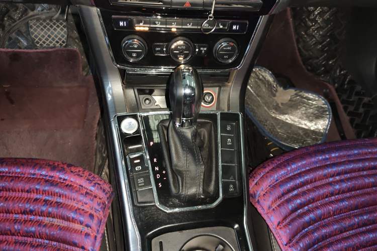 Used Volkswagen Passat 2016 330TSI DSG Luxury Edition
