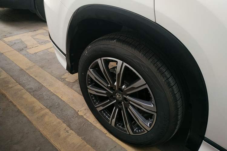 Used Changan CS75 PLUS 2024 3rd Generation Champion Edition 1.5T Intelligent Drive Dynamic Model
