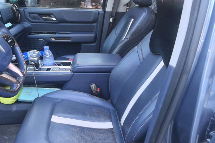 Used JMC DaDao 2023 Pursuer 2.3T Diesel Automatic 4x4 Standard-Wheel Prestige Model