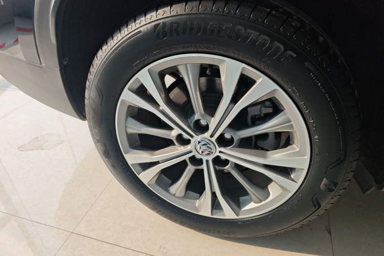 Used Buick Envision 2021 Encore Plus 652T Five-Seat Luxury Model
