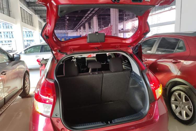 Used Toyota YARiS L 2015 1.5E Automatic Charm Edition
