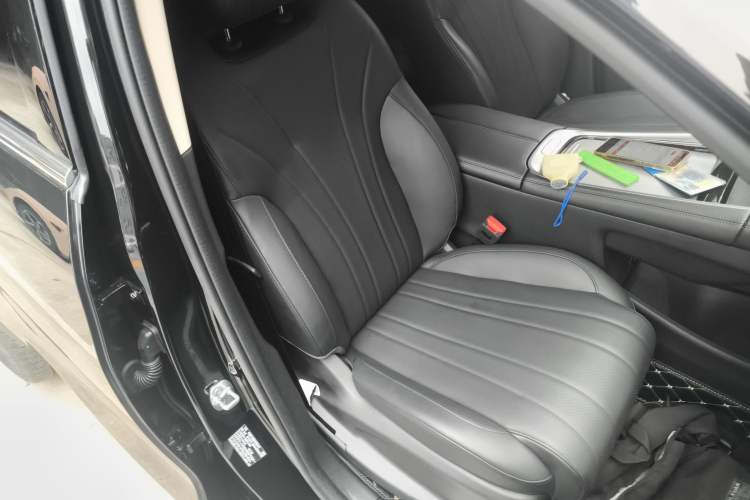 Used  Lingyun 2025 300T Two-Wheel Drive Starry Edition
