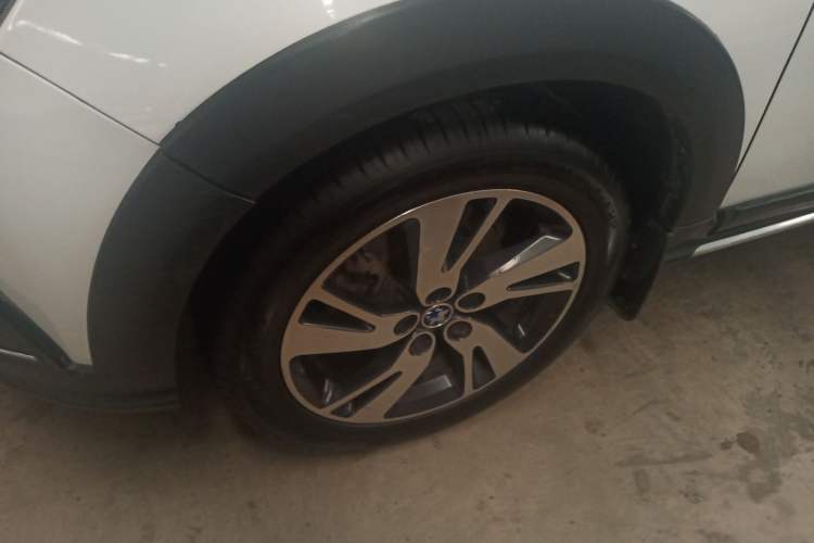 Used Venucia T70X 2016 2.0L CVT SmartFun Sport Edition
