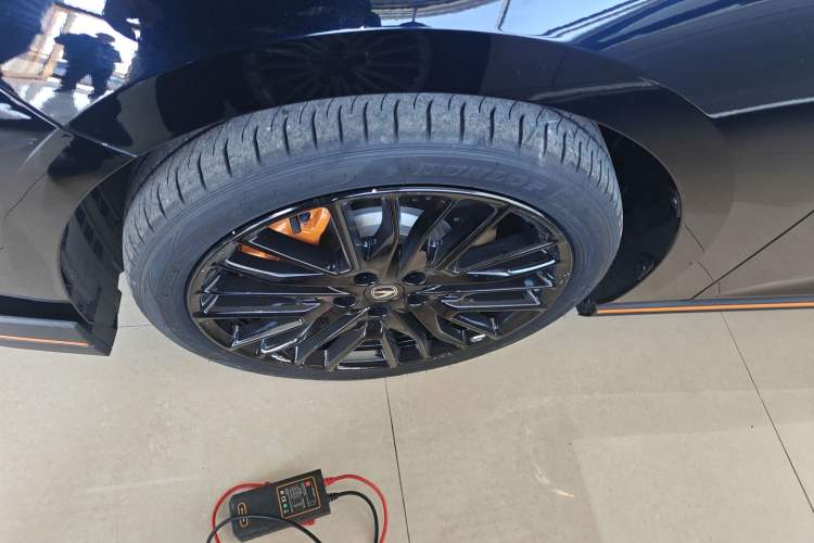 Used Changan UNI-V 2025 Model Third-Generation 2.0T Dynamic Edition